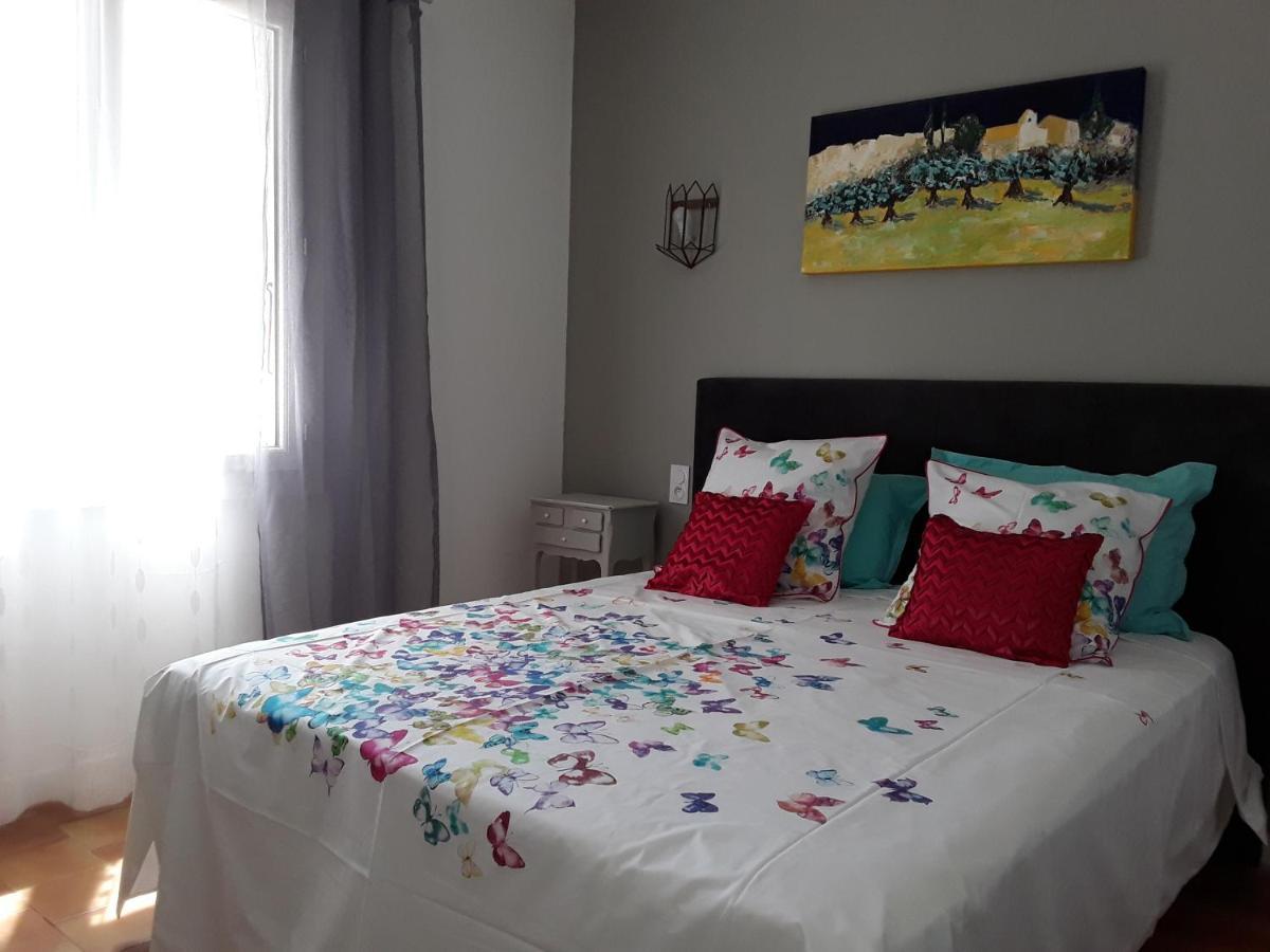 Вилла La Bonbonne En Provence Travaillan Экстерьер фото