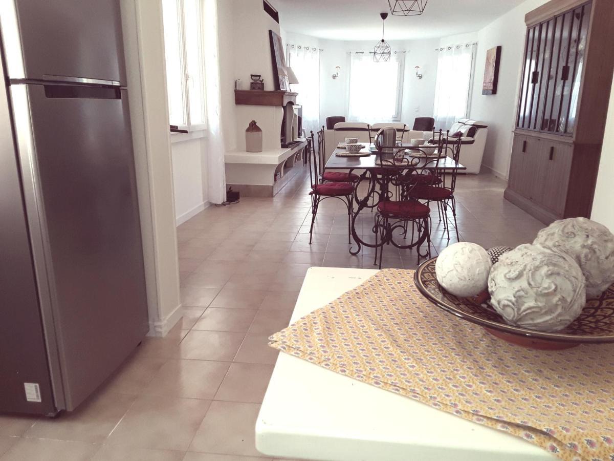 Вилла La Bonbonne En Provence Travaillan Экстерьер фото