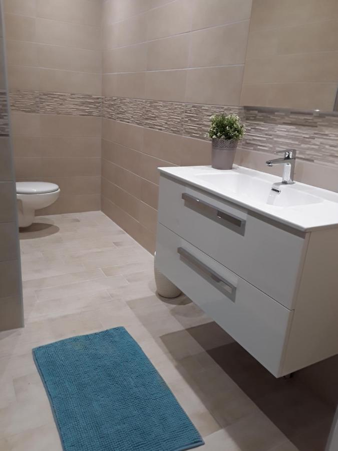 Вилла La Bonbonne En Provence Travaillan Экстерьер фото