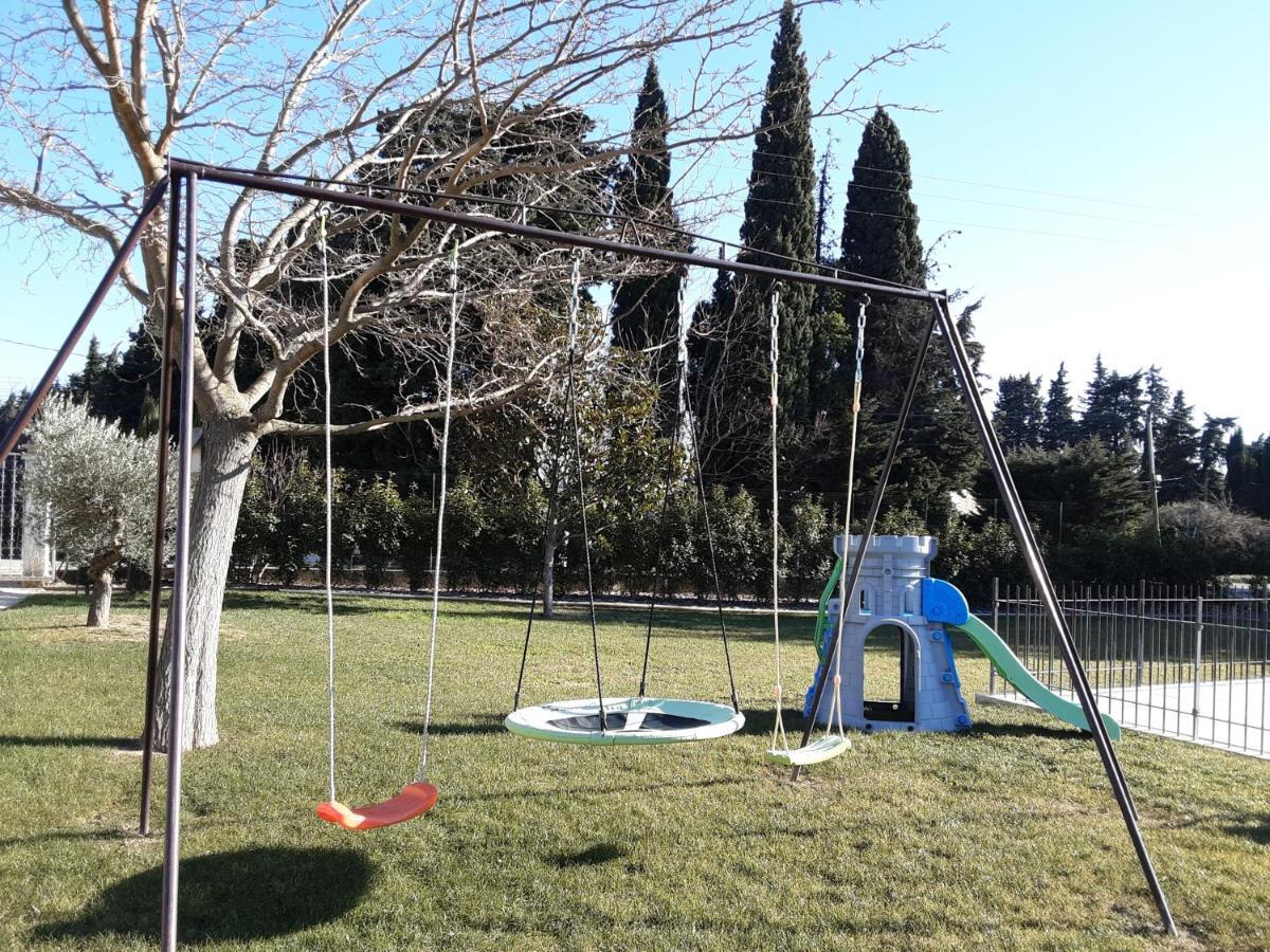 Вилла La Bonbonne En Provence Travaillan Экстерьер фото