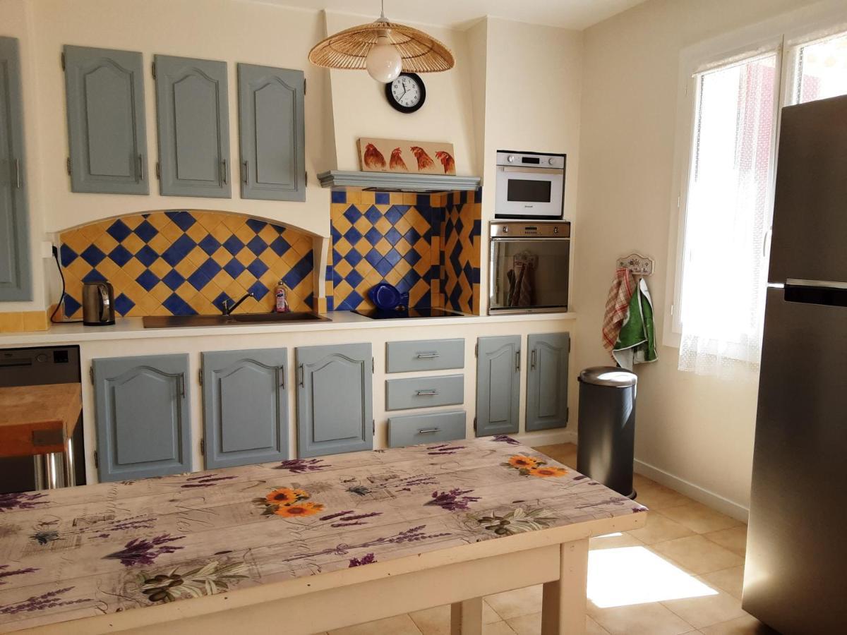 Вилла La Bonbonne En Provence Travaillan Экстерьер фото